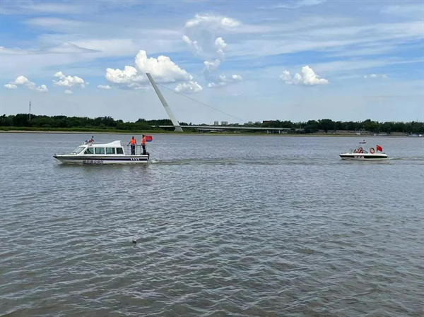 冰城公安： 亮剑非法捕捞 多警联动织密生态网