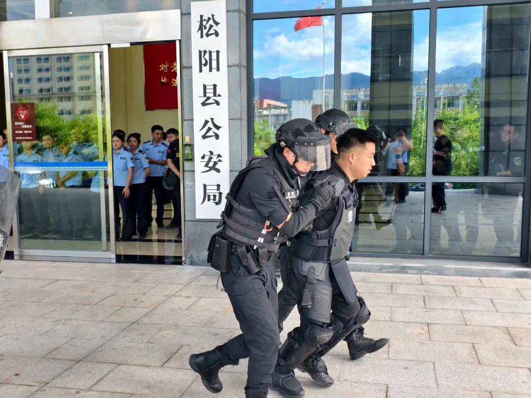 检验训练成果,增强实战技能!通河县公安局开展最小作战单元实战训练